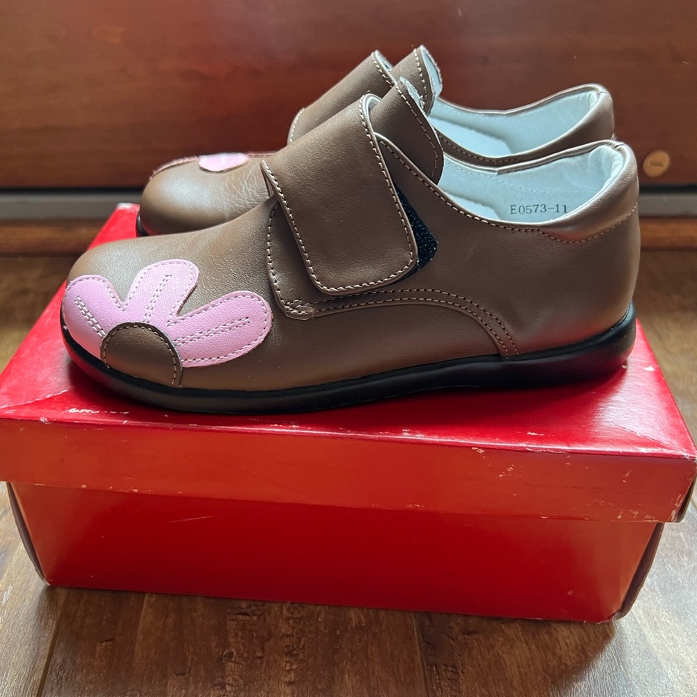 NEW Girls Bugaboo Shoe Co Samantha fall Brown Leather Shoes w/Pink Flower Size11